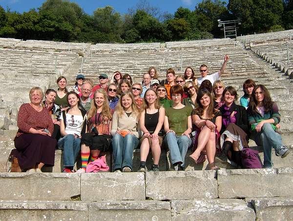 2006 04 09 1701 Epidauras Teatras beveik visa grupe22