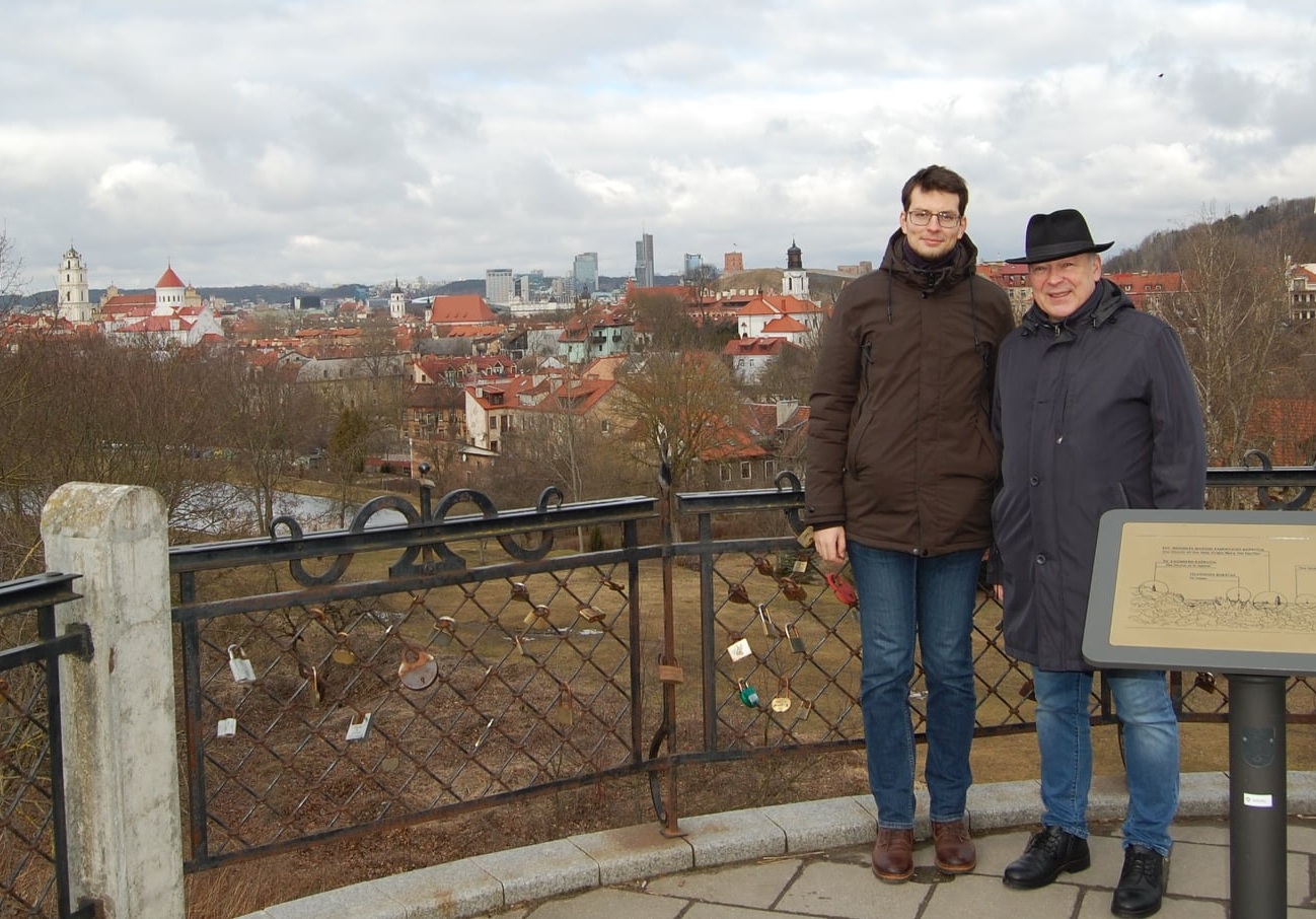 Iljos Lemeškino nuotrauka Su Sigitu Narbutu per pirmąjį apsilankymą Vilniuje 2022 m. vasario mėn