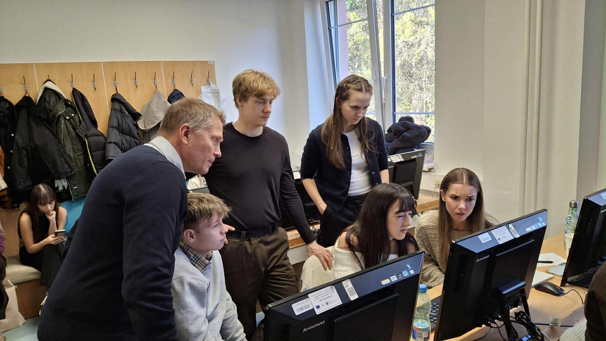 afc21bc1 fc1f 440f 8f68 c58492902e0b